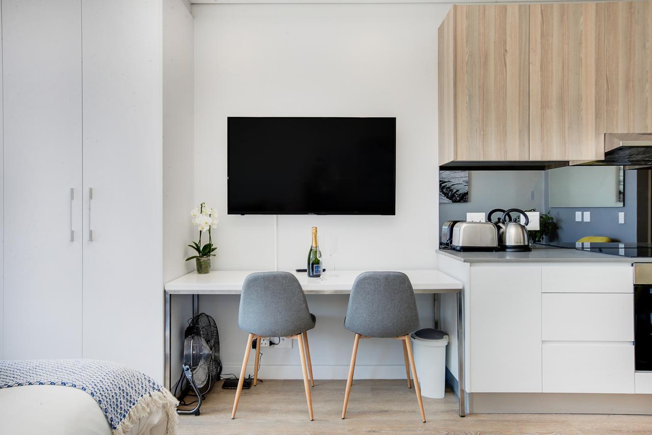 Backup-Powered Trendy Ny City Apartment At Table Mountain Cape Town Exterior photo